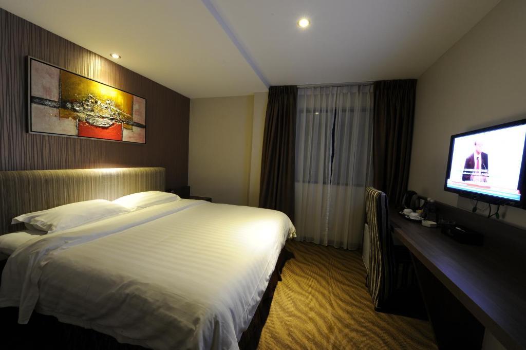 The Imperial Hotel Kluang Room photo